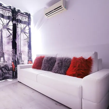Red Fashion With Free Parking&pool Balchik