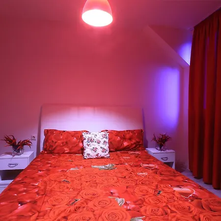 Apartment Red Fashion With Free Parking&pool *