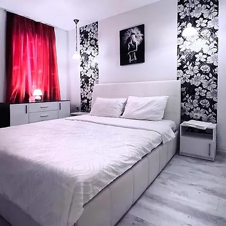 Apartment Red Fashion With Free Parking&pool