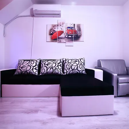 Red Fashion With Free Parking&pool Apartment *