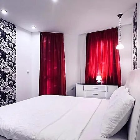 Apartment Red Fashion With Free Parking&pool